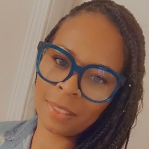 Meet your Posher, Devonne
